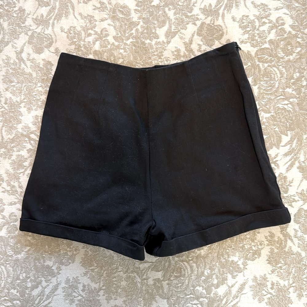 Brandy Melville, high waisted, black, micro shorts